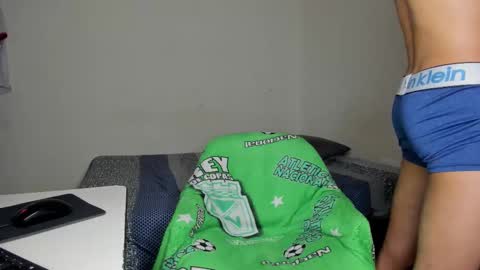 Carlos and Cristian  online show from February 5, 2026, 11:53 pm