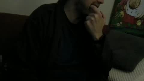 Snapshot of caressonnous chatting on December 6, 2024, 1:07 am louis online show from December 6, 2024, 1:07 am