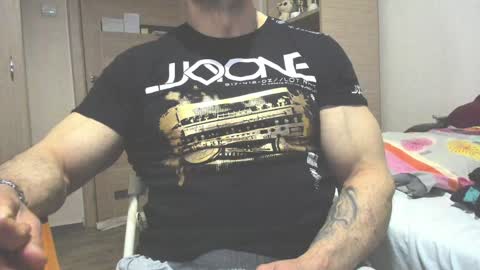 Snapshot of carin_the_body chatting on January 24, 2025, 11:23 pm Laz online show from January 24, 2025, 11:23 pm