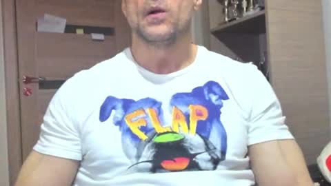 Snapshot of carin_the_body chatting on February 1, 2026, 9:52 am Laz online show from February 1, 2026, 9:52 am