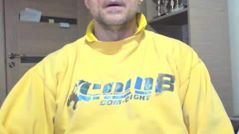 Snapshot of carin_the_body chatting on February 1, 2026, 10:08 pm Laz online show from February 1, 2026, 10:08 pm