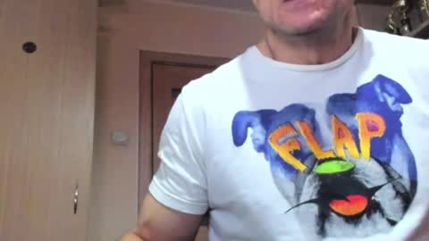 Snapshot of carin_the_body chatting on April 1, 2026, 11:55 am Laz online show from April 1, 2026, 11:55 am