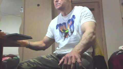 Snapshot of carin_the_body chatting on April 3, 2026, 8:18 pm Laz online show from April 3, 2026, 8:18 pm