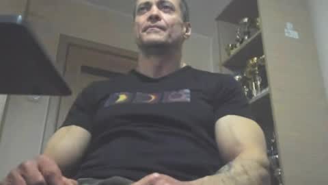 Snapshot of carin_the_body chatting on April 7, 2026, 1:39 am Laz online show from April 7, 2026, 1:39 am