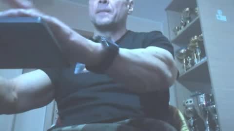 Snapshot of carin_the_body chatting on April 8, 2026, 5:07 am Laz online show from April 8, 2026, 5:07 am