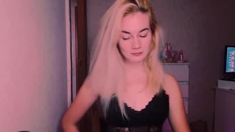 Carin online show from November 1, 2025, 7:49 pm