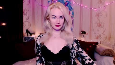 Snapshot of carinfox chatting on April 30, 2026, 5:25 am Carin online show from April 30, 2026, 5:25 am