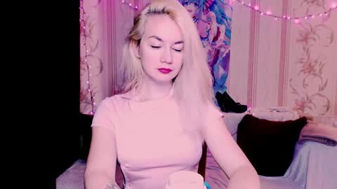 Snapshot of carinfox chatting on May 20, 2026, 4:51 am Carin online show from May 20, 2026, 4:51 am