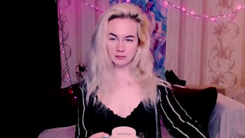 Snapshot of carinfox chatting on June 7, 2026, 1:54 am Carin online show from June 7, 2026, 1:54 am