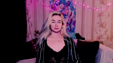 Snapshot of carinfox chatting on June 8, 2026, 3:07 am Carin online show from June 8, 2026, 3:07 am