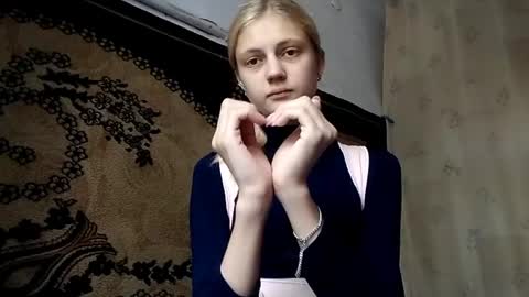 Kira online show from May 5, 2026, 3:14 am