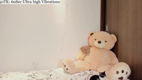 Snapshot of carla_adamss chatting on September 30, 2025, 2:05 am Carla online show from September 30, 2025, 2:05 am