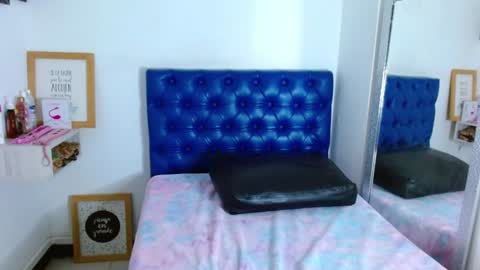 Snapshot of carla_beer chatting on January 18, 2025, 5:48 pm Carla online show from January 18, 2025, 5:48 pm