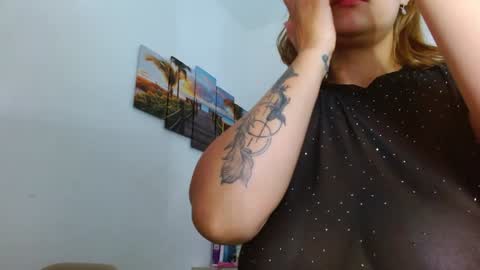 Snapshot of carla_beer chatting on February 5, 2025, 11:34 am Carla online show from February 5, 2025, 11:34 am