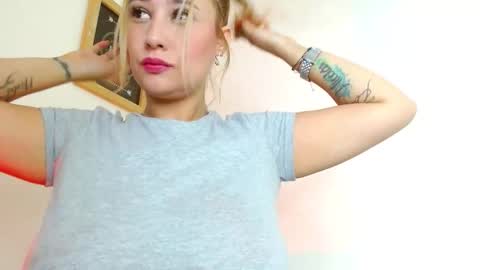 Snapshot of carla_beer chatting on September 19, 2025, 12:06 pm Carla online show from September 19, 2025, 12:06 pm