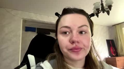 Lesly online show from April 27, 2026, 7:28 am