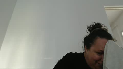 Carlaruth online show from April 14, 2026, 3:07 pm