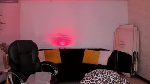 Carla online show from September 18, 2025, 3:08 am