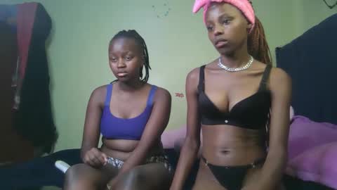 carlex_ online show from October 31, 2025, 9:49 pm