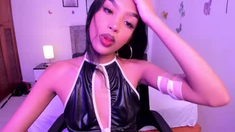 Snapshot of carley_lux chatting on October 21, 2025, 3:35 pm carley lux online show from October 21, 2025, 3:35 pm