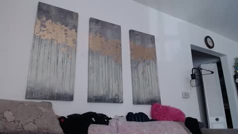 Snapshot of carliecreams chatting on March 1, 2026, 9:39 pm Carlie online show from March 1, 2026, 9:39 pm