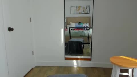 Snapshot of carliescott_meow chatting on March 3, 2025, 11:56 pm Carlie online show from March 3, 2025, 11:56 pm