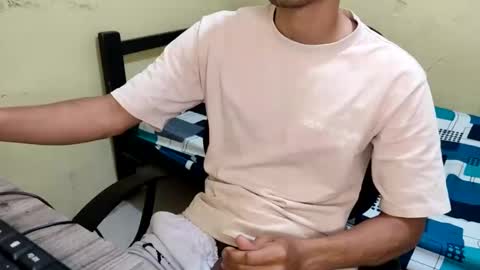 Snapshot of carlossmi01 chatting on February 15, 2025, 2:33 pm carlossmi01 online show from February 15, 2025, 2:33 pm