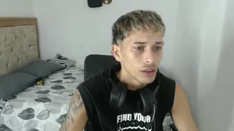 Snapshot of carlossmi01 chatting on October 9, 2025, 2:04 pm carlossmi01 online show from October 9, 2025, 2:04 pm