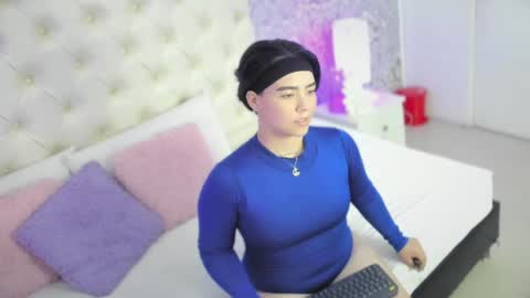 carly_lopez18 online show from April 12, 2026, 3:22 am