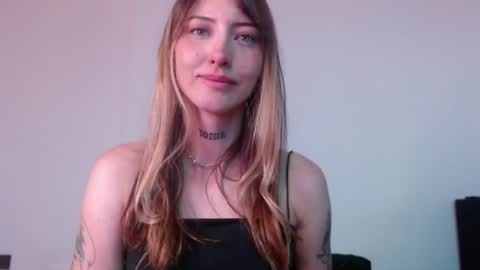Snapshot of carmennrusso chatting on July 14, 2026, 2:05 am carmennrusso online show from July 14, 2026, 2:05 am