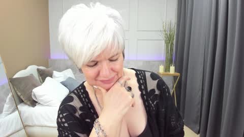 Snapshot of carmensoft chatting on December 22, 2024, 2:39 am Carmen online show from December 22, 2024, 2:39 am