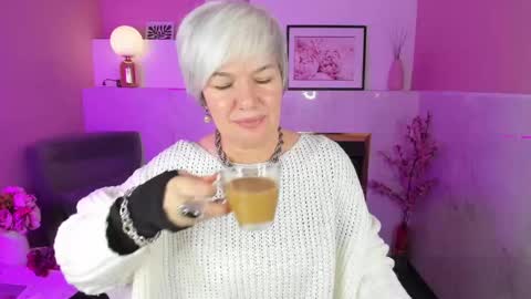 Snapshot of carmensoft chatting on March 4, 2025, 9:22 pm Carmen online show from March 4, 2025, 9:22 pm