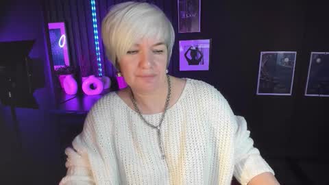 Snapshot of carmensoft chatting on November 4, 2025, 8:30 pm Carmen online show from November 4, 2025, 8:30 pm