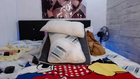 Caro milf  online show from February 21, 2025, 6:40 am