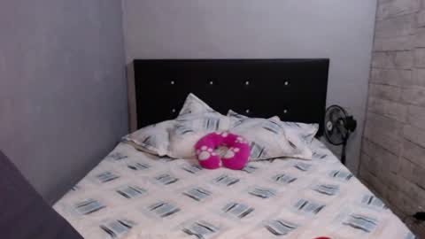 Snapshot of caro_milf_ chatting on April 10, 2026, 10:42 am Caro milf online show from April 10, 2026, 10:42 am