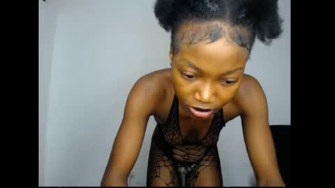 Snapshot of carobaby8 chatting on June 23, 2026, 4:10 am caroline online show from June 23, 2026, 4:10 am