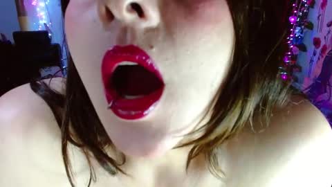 Carolina online show from June 1, 2026, 10:33 pm
