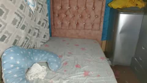 carol_lil1 online show from February 19, 2026, 6:42 am