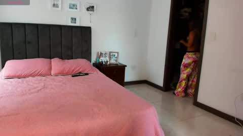 carolina_zaens online show from February 2, 2026, 3:55 pm