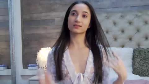 Snapshot of carolinahart chatting on November 12, 2025, 9:47 pm carolinahart online show from November 12, 2025, 9:47 pm