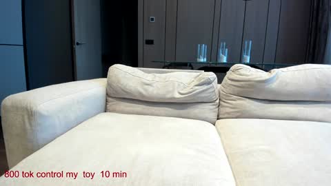 Lina.I will online 1 December   online show from December 14, 2024, 12:12 pm