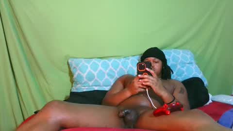 Snapshot of carolinayungin96 chatting on October 24, 2025, 12:30 am carolinayungin96 online show from October 24, 2025, 12:30 am