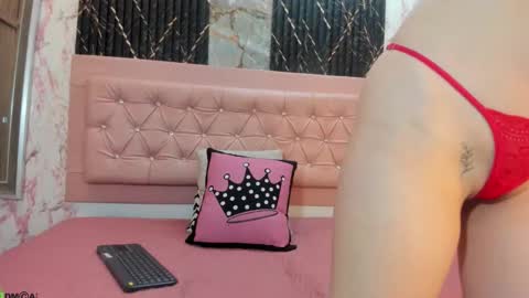 Snapshot of caroline_daring chatting on November 4, 2025, 2:38 pm caroline daring online show from November 4, 2025, 2:38 pm