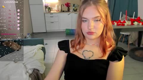 Snapshot of caroline_kiparis chatting on December 27, 2024, 3:42 am Caro online show from December 27, 2024, 3:42 am