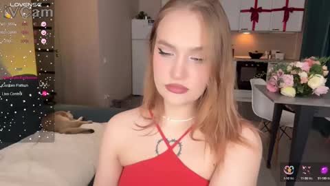 Snapshot of caroline_kiparis chatting on February 5, 2025, 10:12 pm Caro online show from February 5, 2025, 10:12 pm
