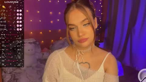 Snapshot of caroline_kiparis chatting on February 26, 2025, 11:59 pm Caro online show from February 26, 2025, 11:59 pm