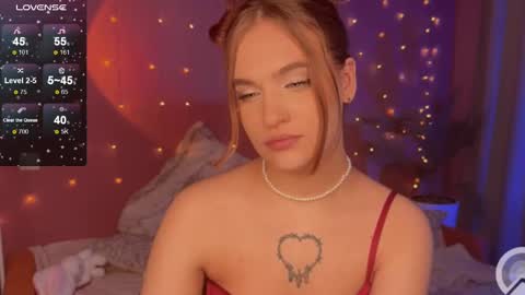 Snapshot of caroline_kiparis chatting on March 1, 2025, 2:48 am Caro online show from March 1, 2025, 2:48 am