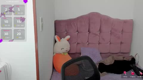 Snapshot of caroline_rodriguez_9 chatting on October 3, 2025, 7:33 pm caroline_rodriguez_9 online show from October 3, 2025, 7:33 pm