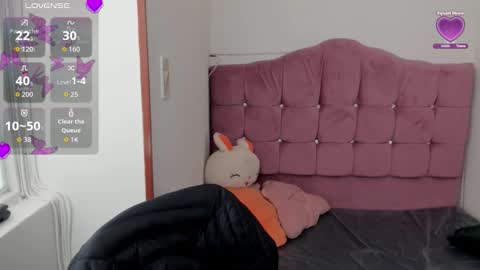 Snapshot of caroline_rodriguez_9 chatting on October 29, 2025, 7:04 pm caroline_rodriguez_9 online show from October 29, 2025, 7:04 pm