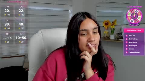 caroline_rodriguez_9 online show from April 7, 2026, 6:52 pm